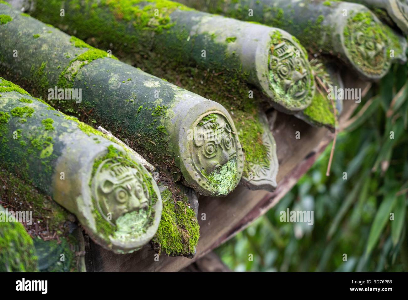 Eaves end roof tiles hi-res stock photography and images - Alamy
