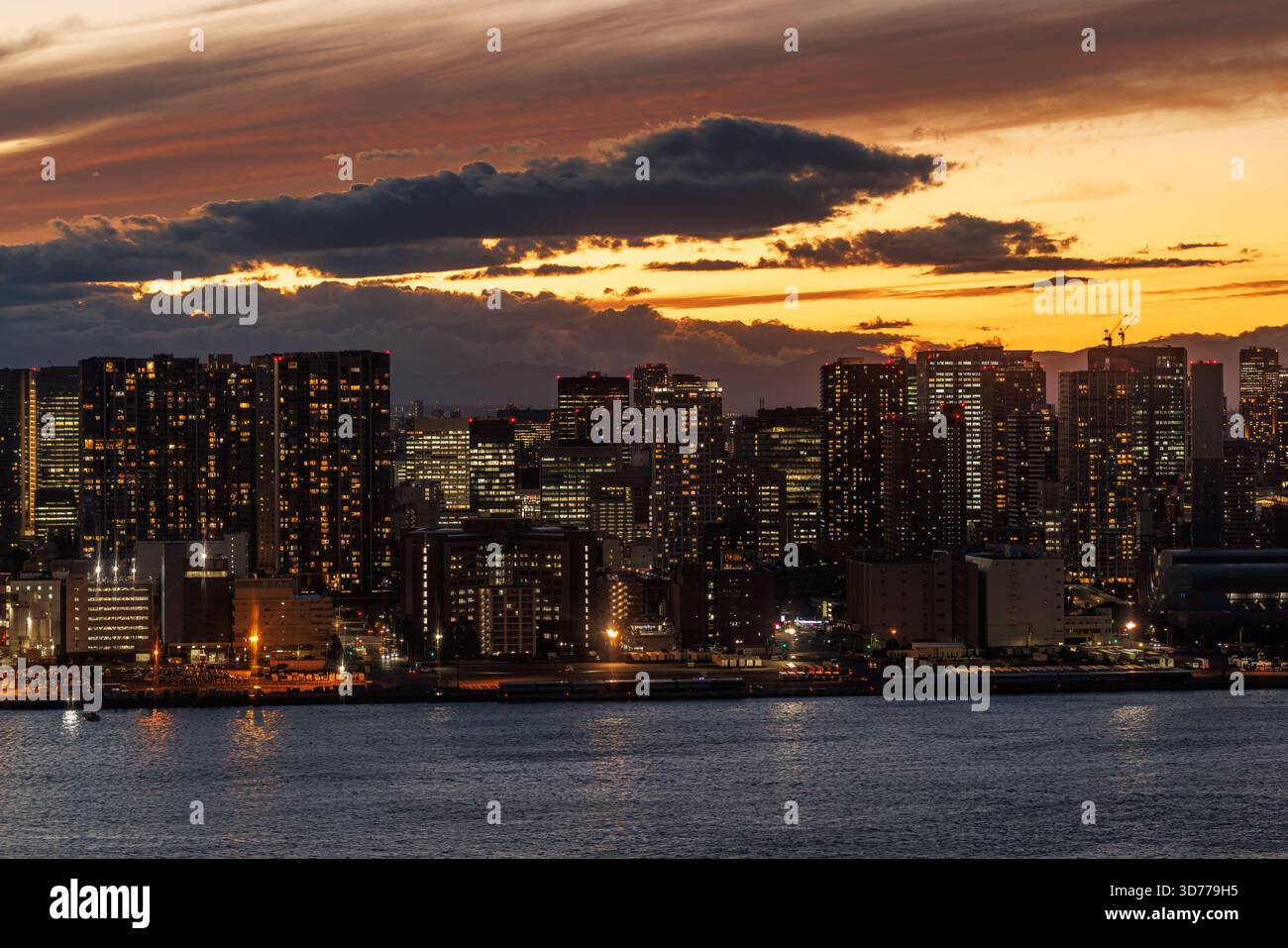 Nightfall scenery hi-res stock photography and images - Alamy