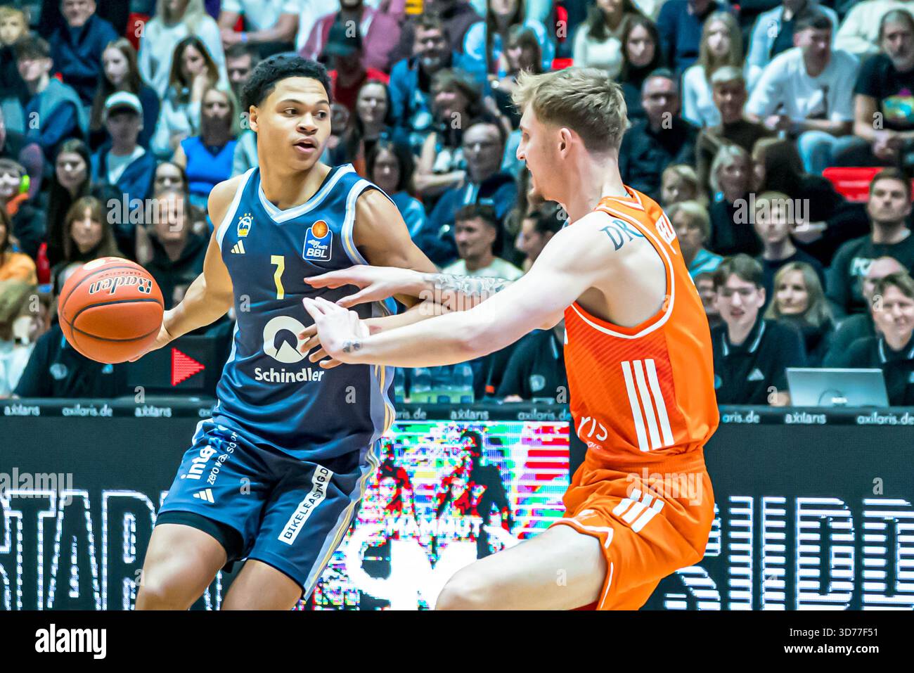 Alba Berlin Wins Season Opener Against Chemnitz in Basketball-Bundesliga Alba Berlin Wins Season Opener Against Chemnitz in Basketball-Bundesliga