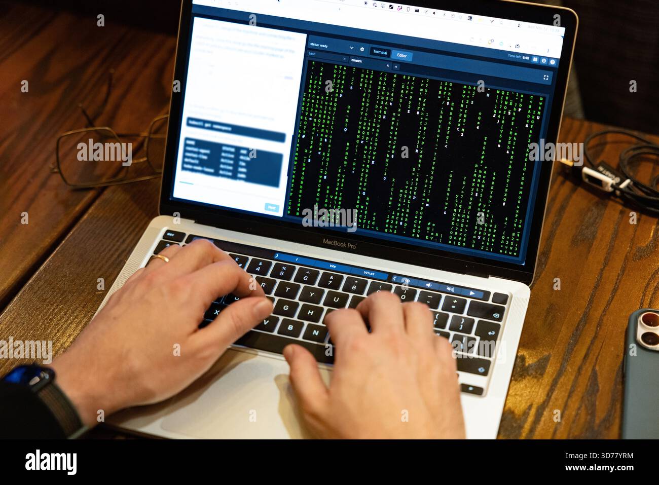 Computer virus hi-res stock photography and images - Alamy