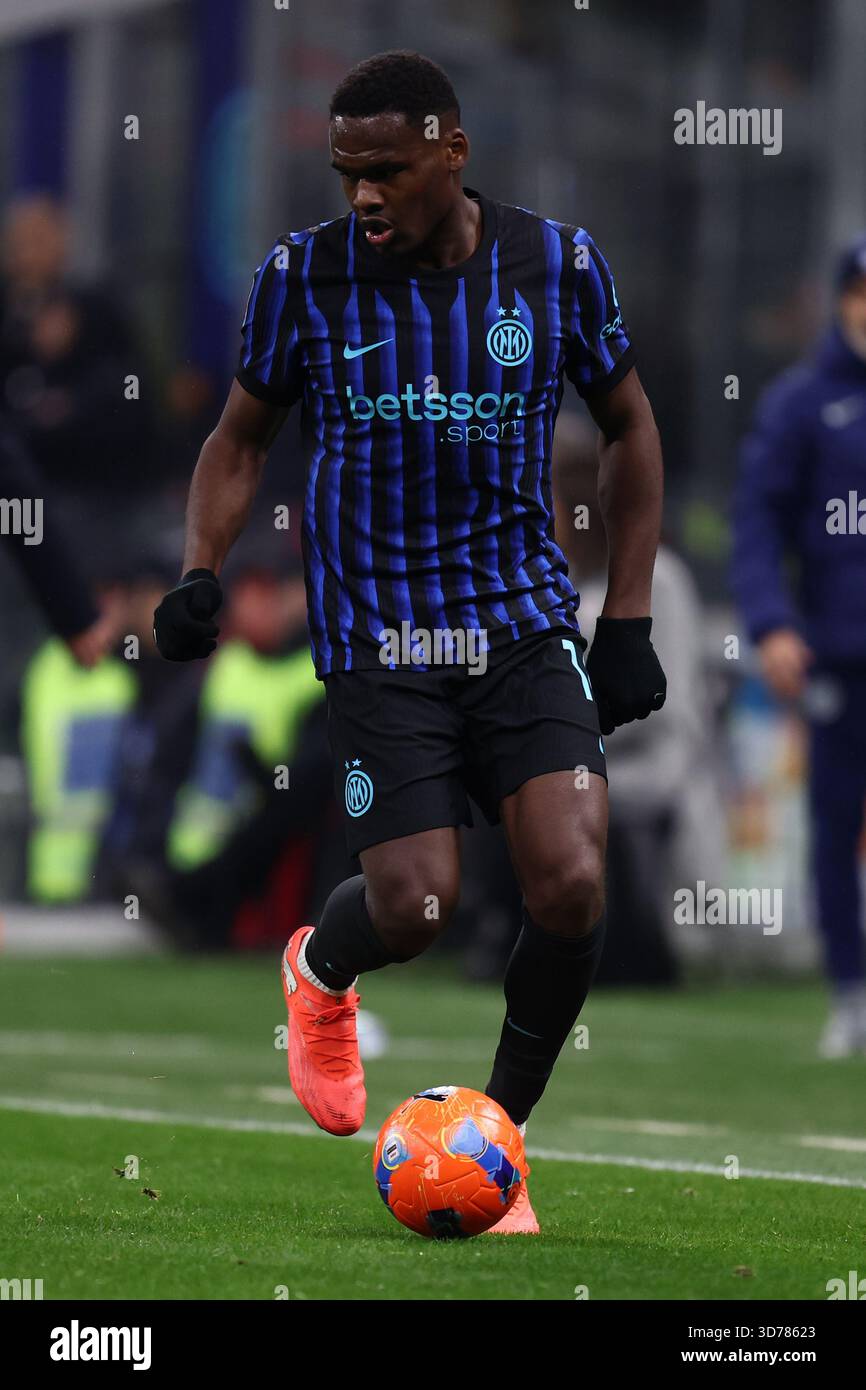 Ange-Yoan Bonny of Fc Internazionale in action during the Serie A match ...