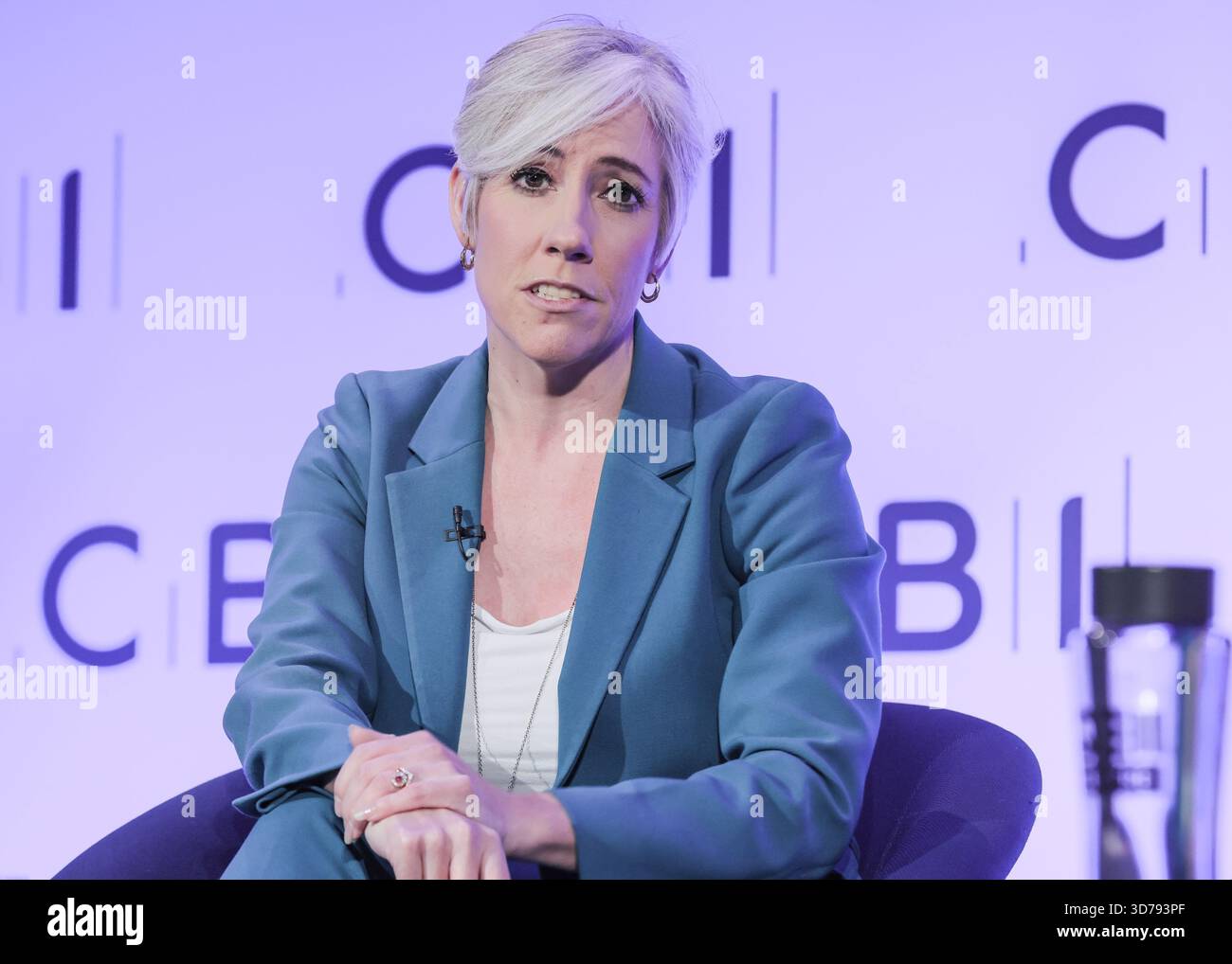 london-uk-24th-nov-2025-daisy-cooper-mp-deputy-leader-of-the