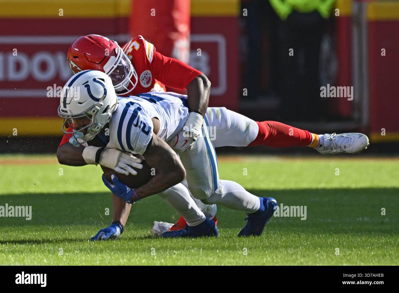Kansas City Chiefs cornerback Chris Roland-Wallace (30) tackles ...
