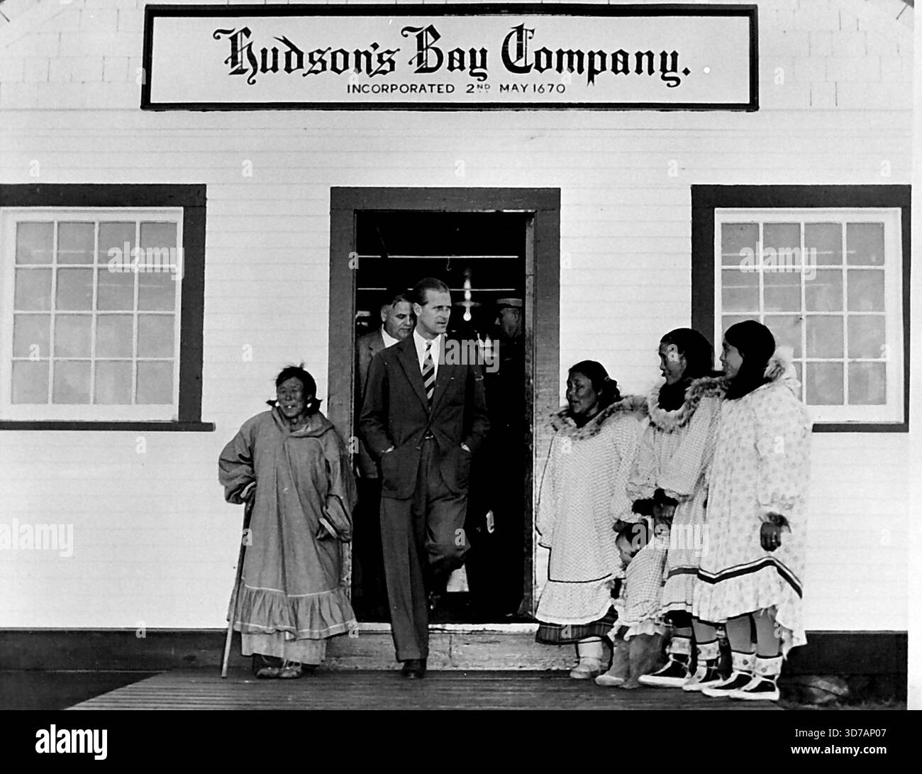 Wearing vintage dresses Black and White Stock Photos & Images - Alamy Wearing vintage dresses Black and White Stock Photos & Images - Alamy
