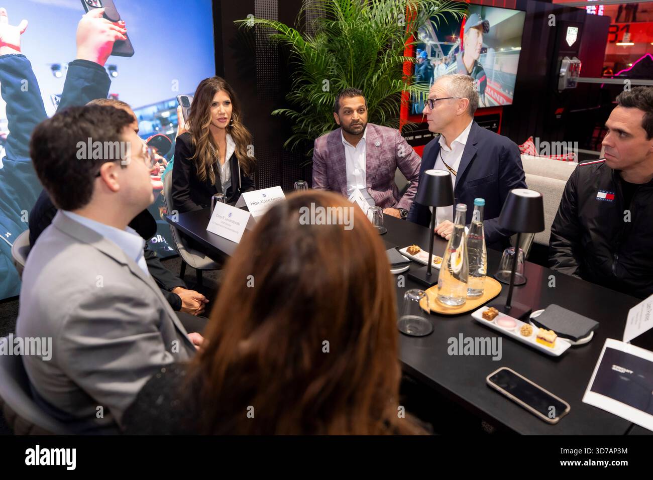 Fbi command center hi-res stock photography and images - Alamy
