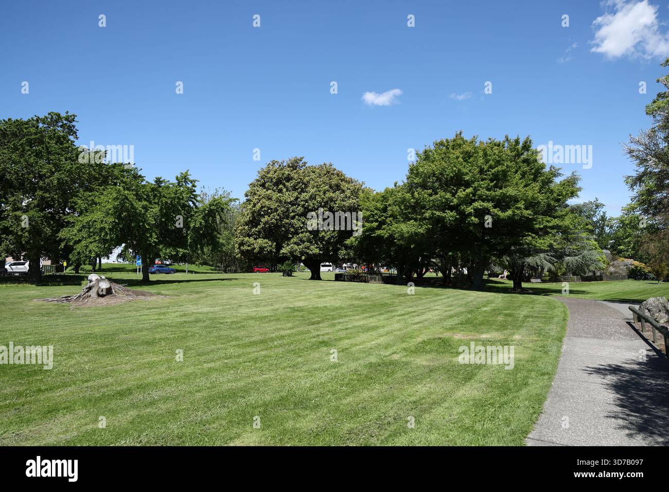 Empty botanic park summer sunny hi-res stock photography and images - Alamy