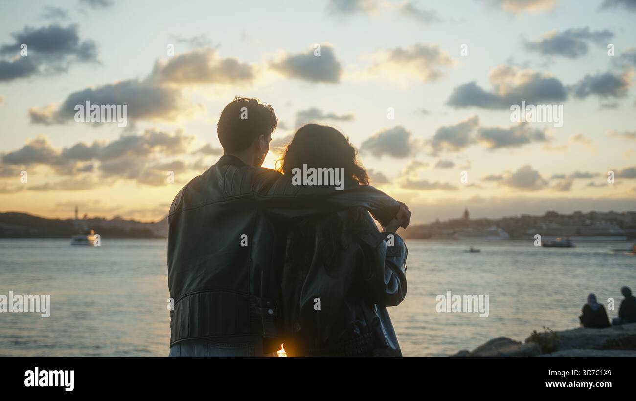 Silhouette people embracing hi-res stock photography and images - Alamy