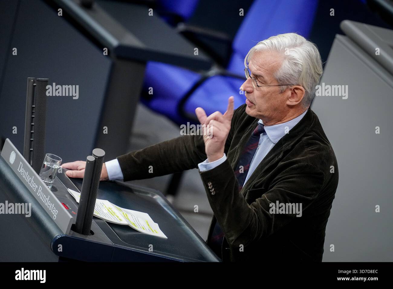 Kay Mathias 25 November 2025, Berlin: Mathias Middelberg (CDU) speaks at the ...