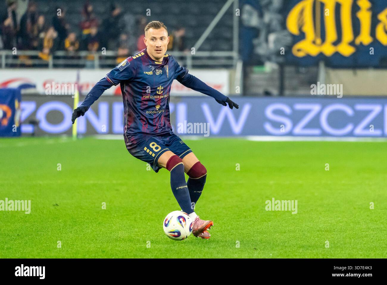 szczecin-24-11-2025-soccer-mecz-16-kolejka-pko-bp-ekstraklasa-sezon