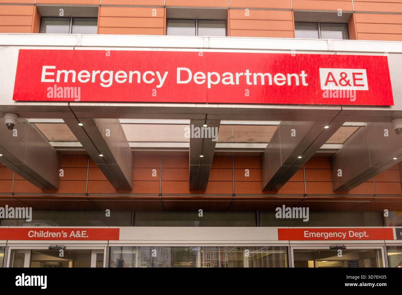 Typical british nhs hospital hi-res stock photography and images - Alamy
