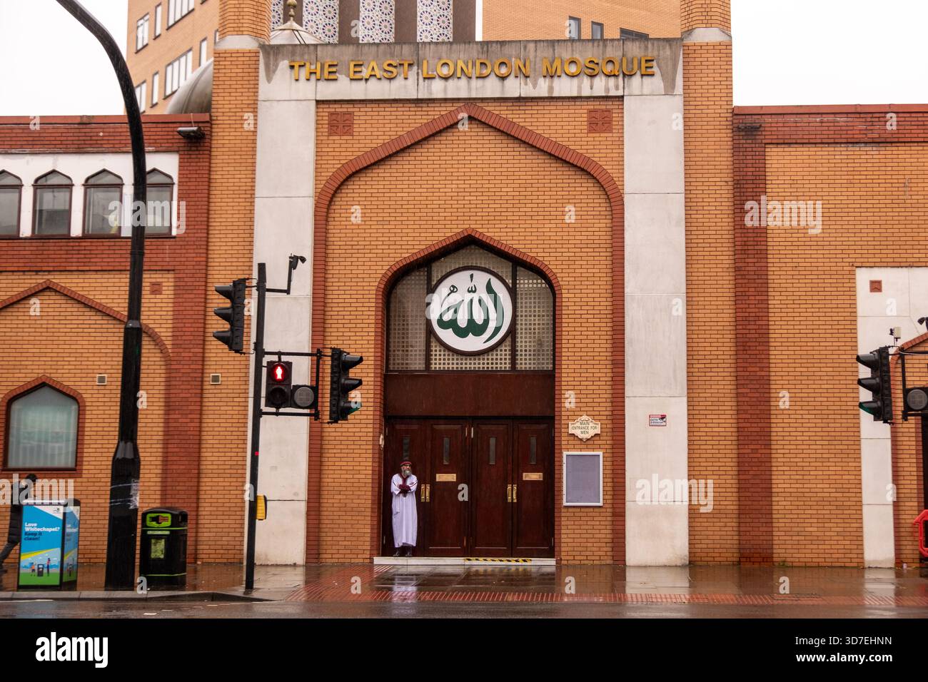 LONDON - OCTOBER 29, 2025: East London Mosque E1 – iconic minaret and ...