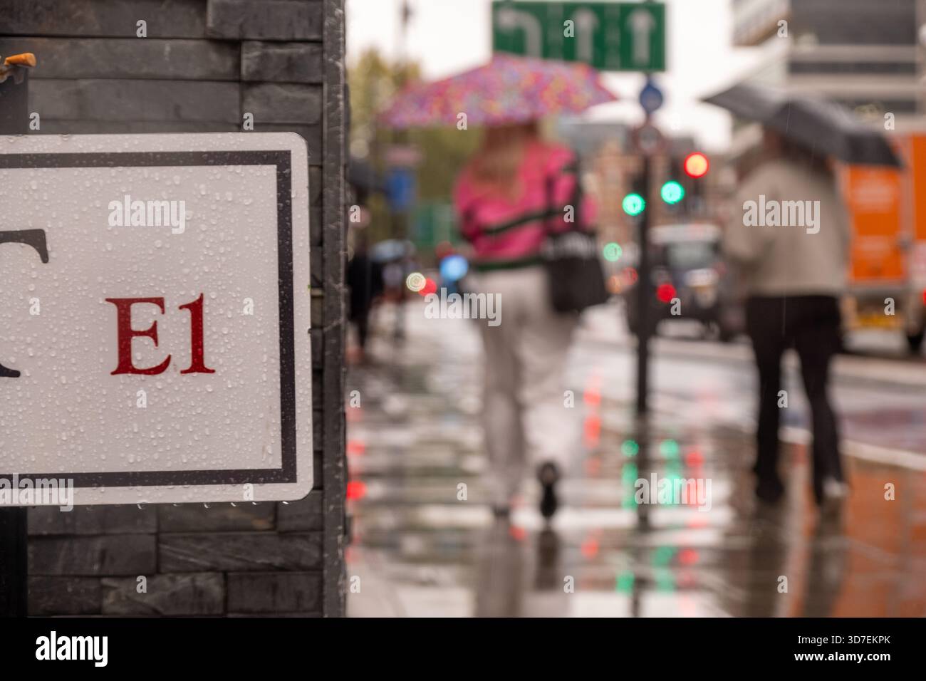 London- Rainy E1 Postcode Sign on Whitechapel Street in East London Stock Photo