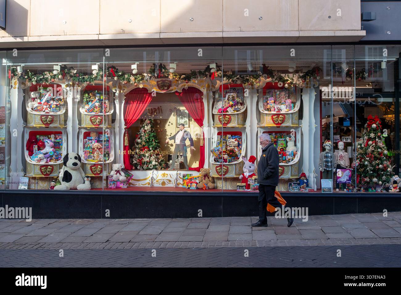 Window Display Daniel Racing Windsor, Berkshire, UK. 25th November, 2025. A beautiful Christmas ...