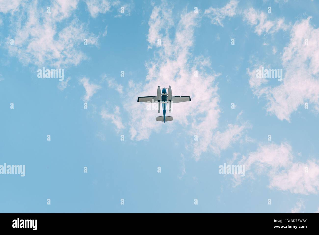 float plane flying in Toronto Stock Photo
