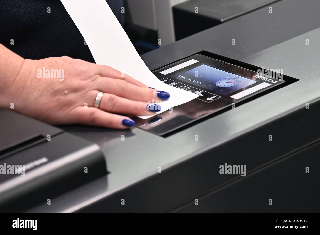 Control of the boarding pass, Boarding Pass, Boarding Pass Scanner ...
