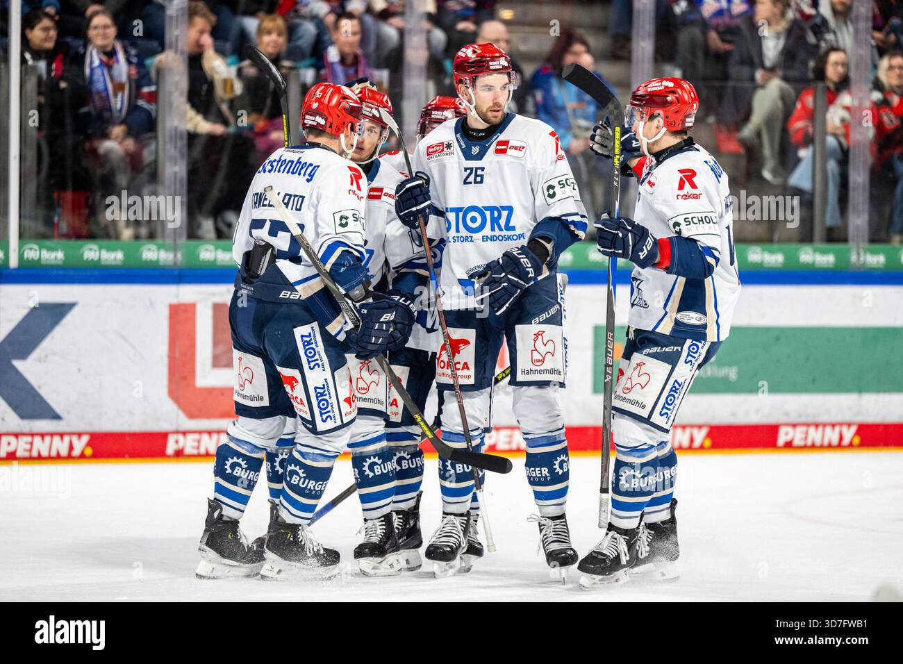 Goal celebration [goal celebration] Joy Tim Gettinger (26, Schwenninger ...
