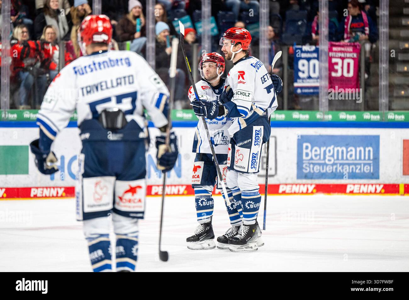 Goal celebration [goal celebration] Joy Tim Gettinger (26, Schwenninger ...
