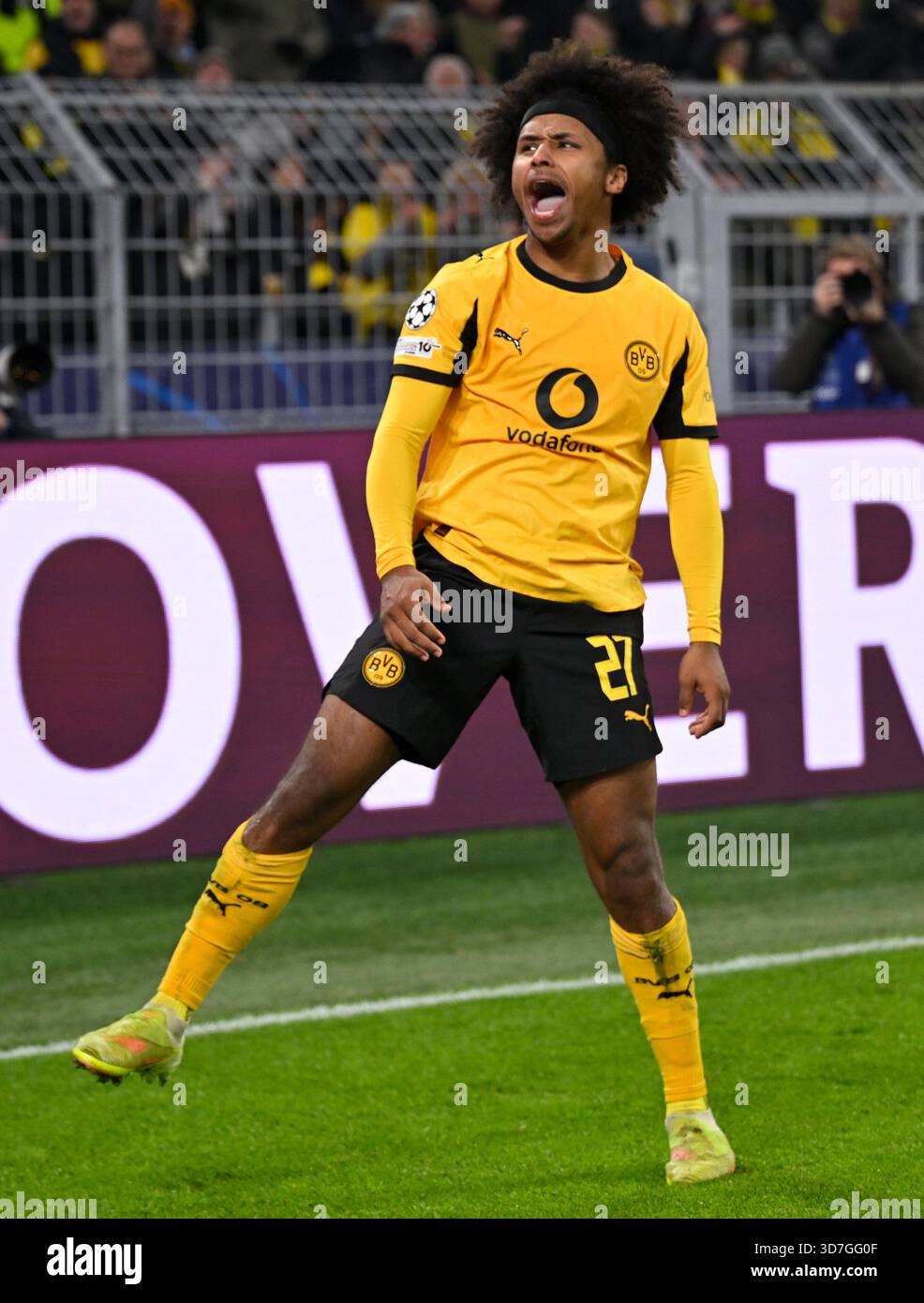 3-0-goal-cheers-goal-scorer-karim-david-adeyemi-dortmund-dortmund