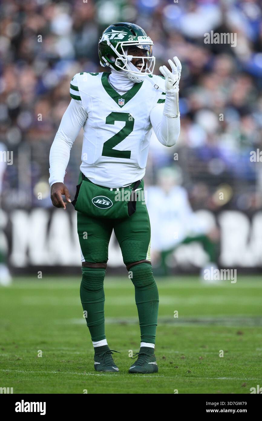 New York Jets quarterback Tyrod Taylor (2) in action during the first ...