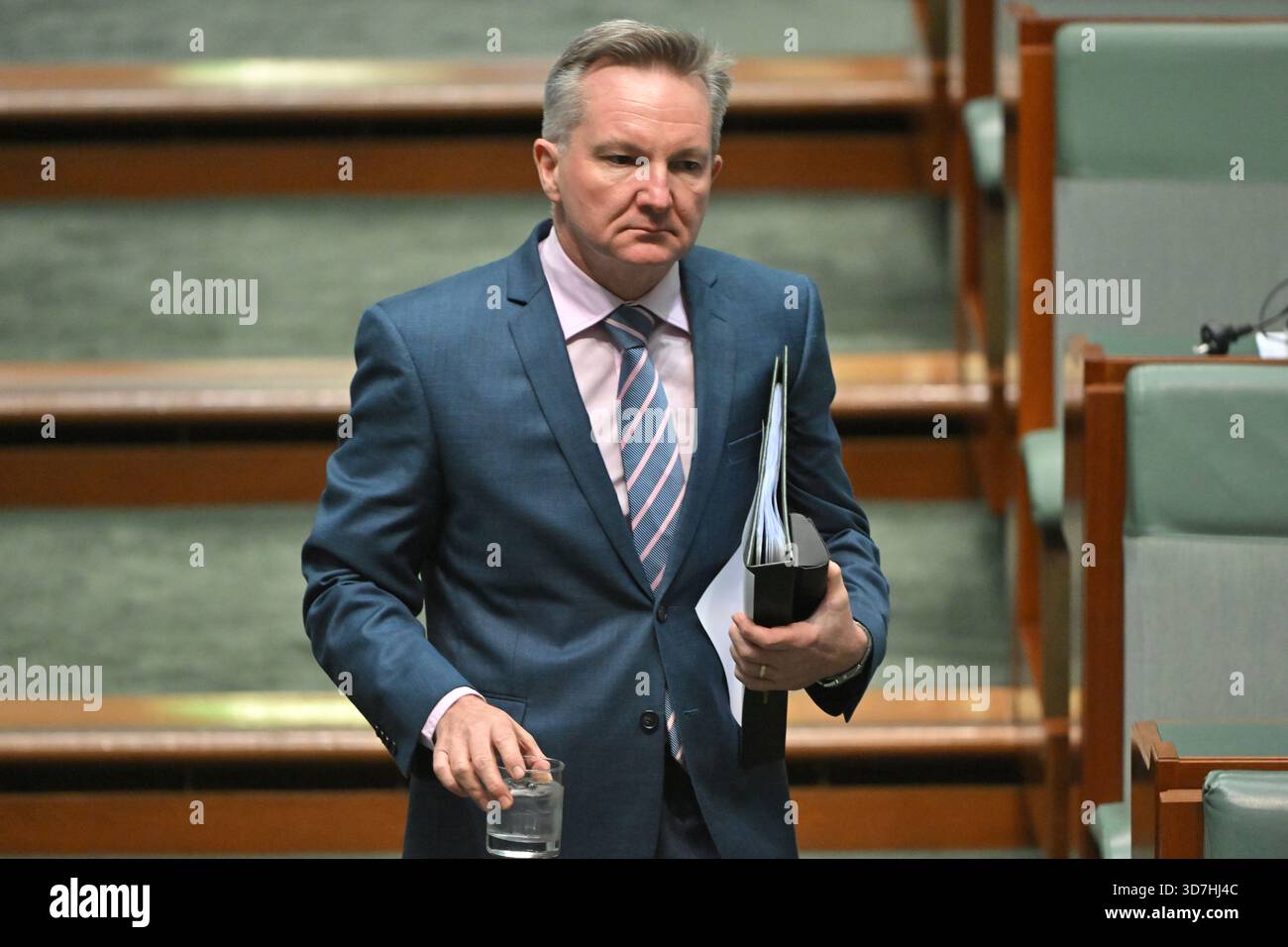 Minister for Climate Change Chris Bowen arrives for Question Time in ...
