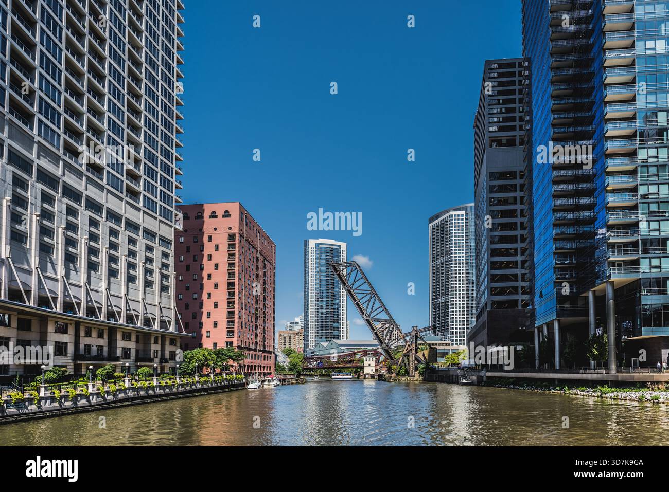 Color view of lifted bridge on the Chicago River Stock Photo - Alamy