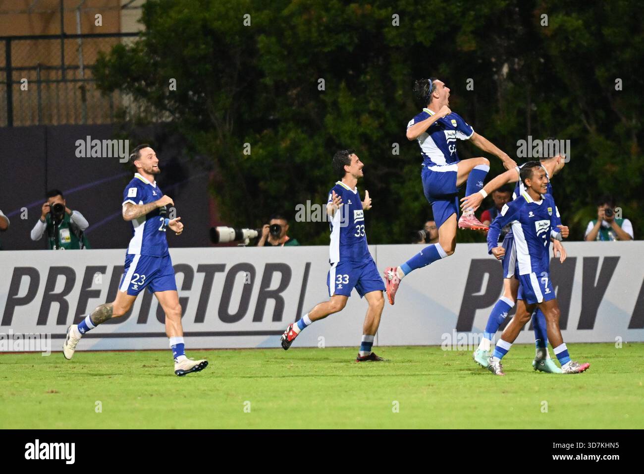 Run Persib Bishan Stadium, Singapore, 26th Nov 2025 — ANDREW JUNG (PERSIB #90 ...