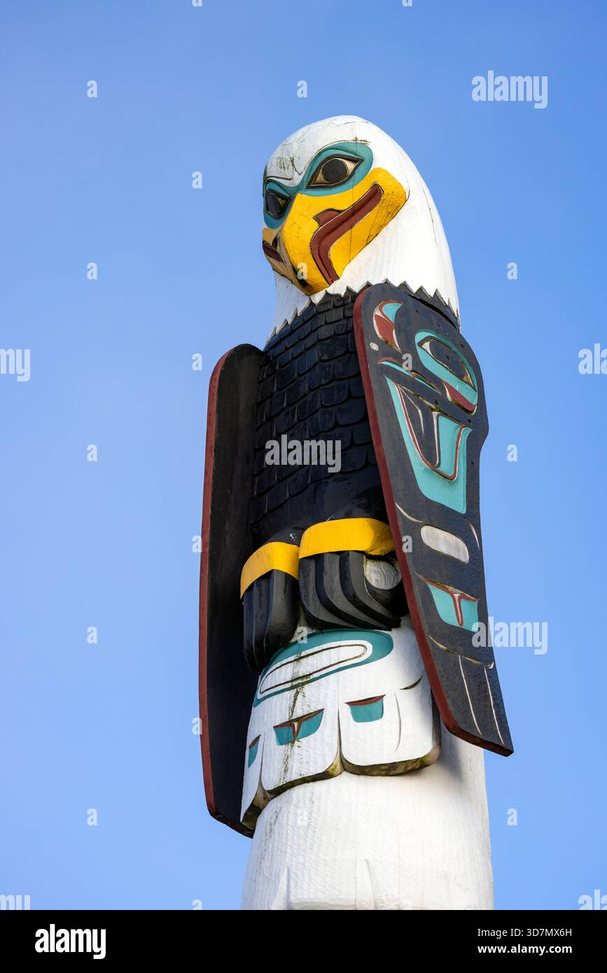 Eagle totem pole hi-res stock photography and images - Alamy Eagle totem pole hi-res stock photography and images - Alamy