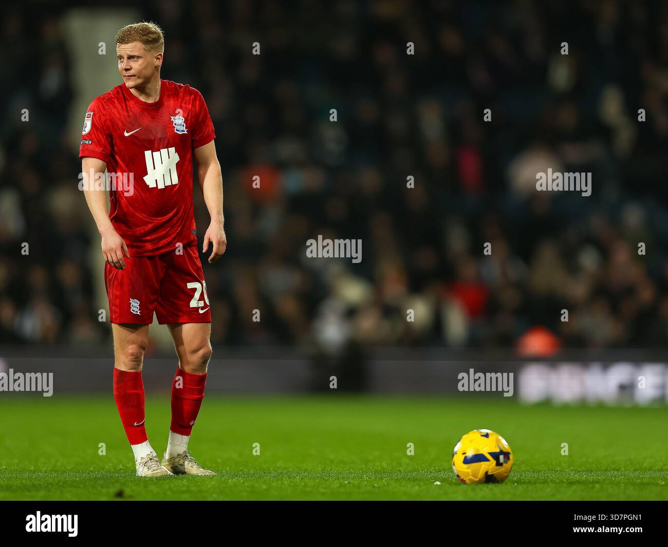 WEST BROMWICH, ENGLAND - NOVEMBER 26: Alex Cochrane of Birmingham City prepares to take a free kick during the EFL Championship match between West Bromwich Albion and Birmingham City at The Hawthorns WEST BROMWICH, ENGLAND - NOVEMBER 26: Alex Cochrane of Birmingham City prepares to take a free kick during the EFL Championship match between West Bromwich Albion and Birmingham City at The Hawthorns