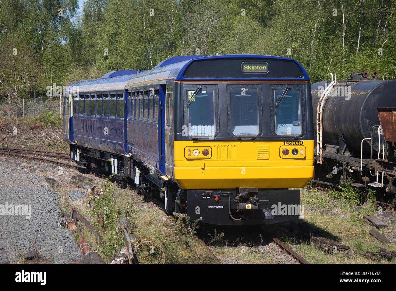 British rail class 142 pacer hi-res stock photography and images - Alamy