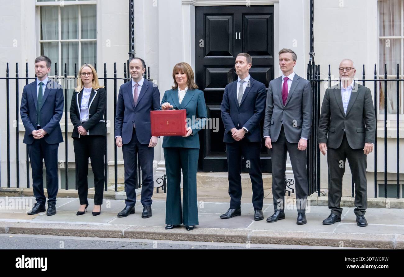 Chancellor of the Exchequer Rachel Reeves leaving 11 Downing Street to ...