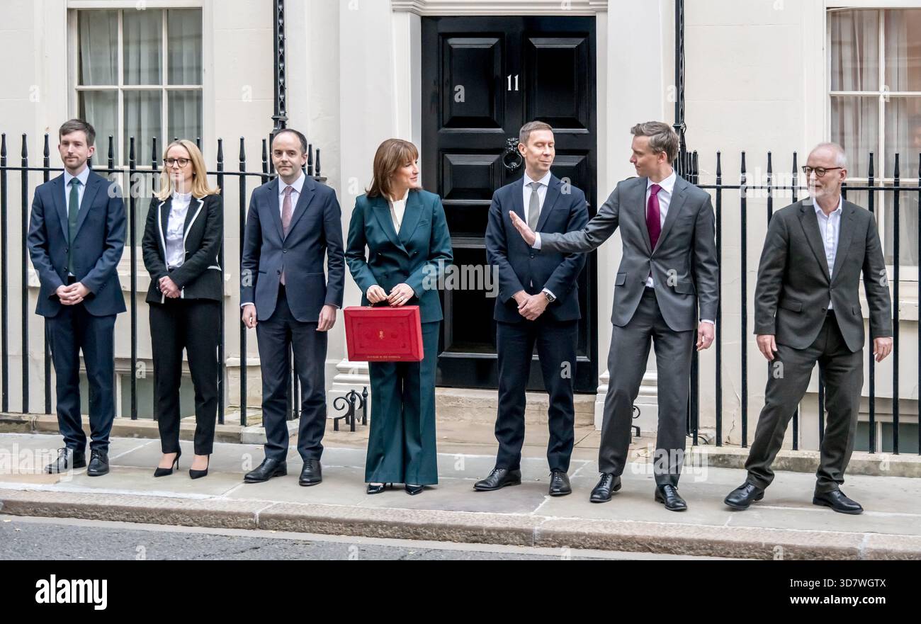 Chancellor of the Exchequer Rachel Reeves leaving 11 Downing Street to ...