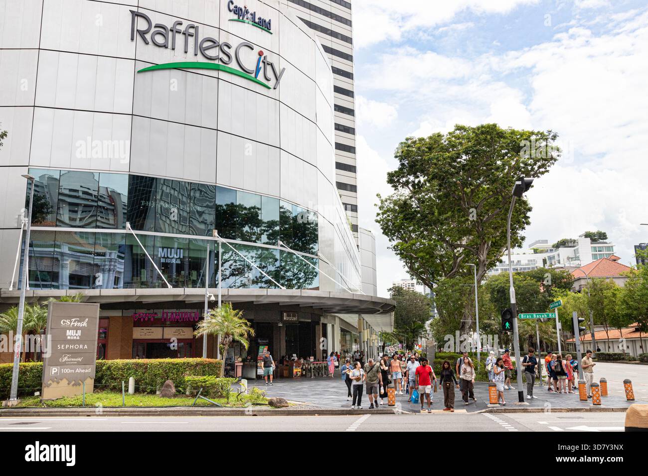 Land Raffles CapitaLand Raffles City, Singapore, Southeast Asia Stock Photo - Alamy