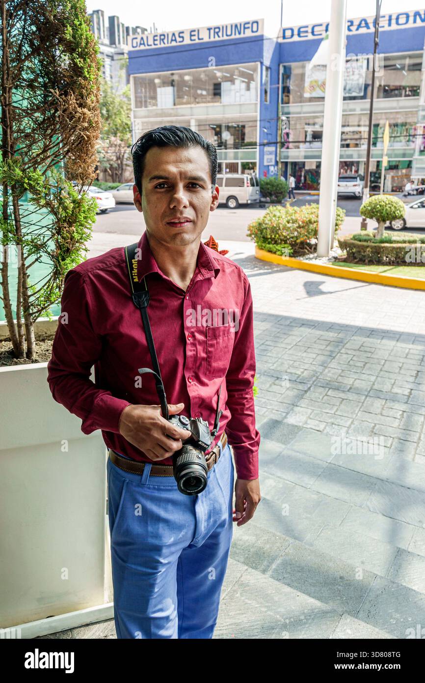 Smart casual clothing maroon shirt blue pants hi-res stock photography and images - Alamy Smart casual clothing maroon shirt blue pants hi-res stock photography and images - Alamy