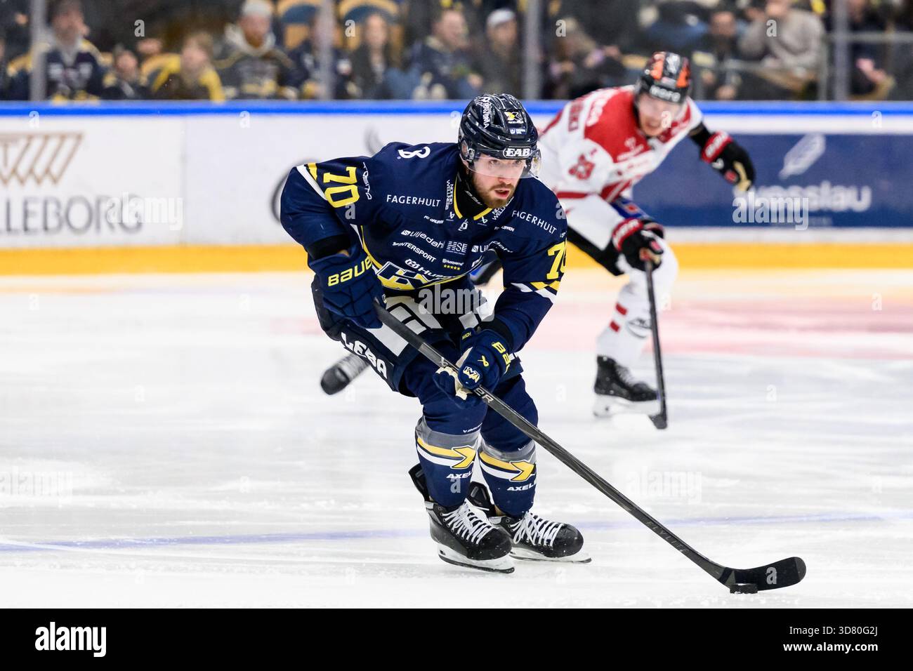251127 HV71s Lukas Rousek under ishockeymatchen i SHL mellan HV71 och ...