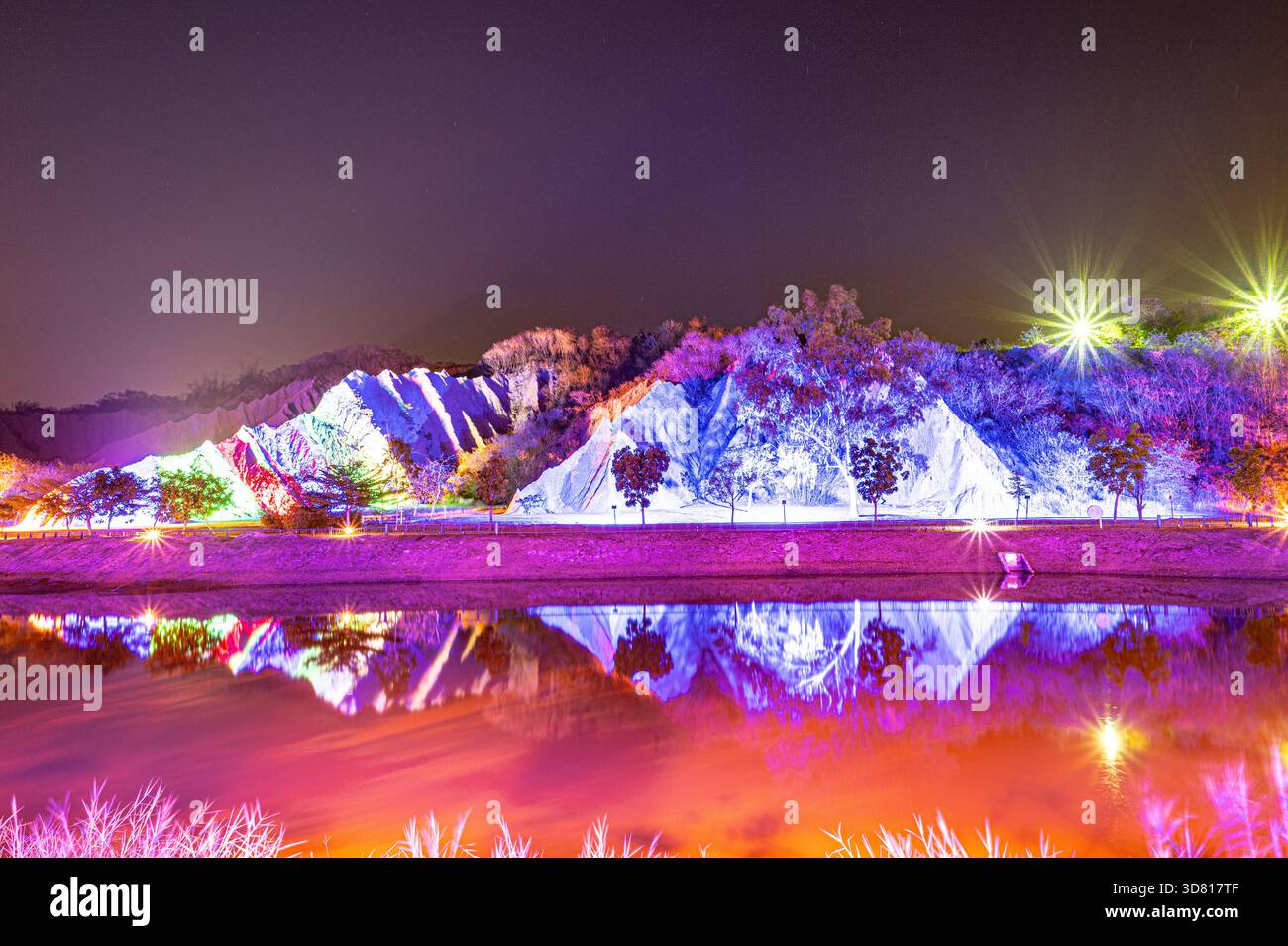 moon-world-taiwan-colors-dance