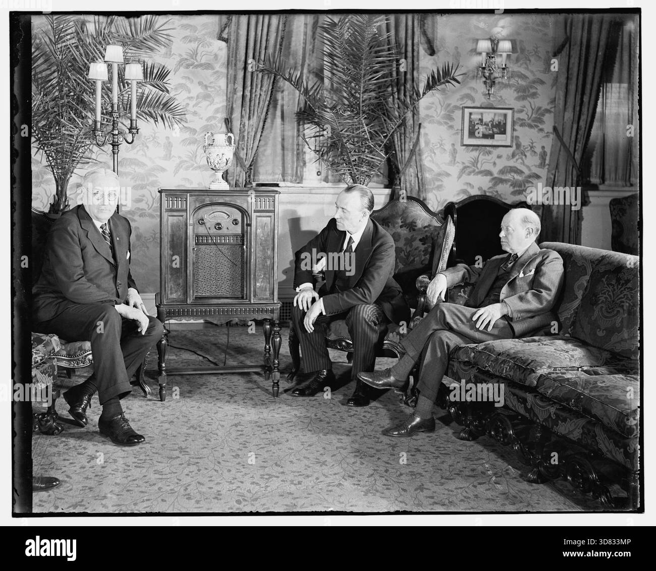 Group listening to radio 1950 - History of Radio broadcasting US ...