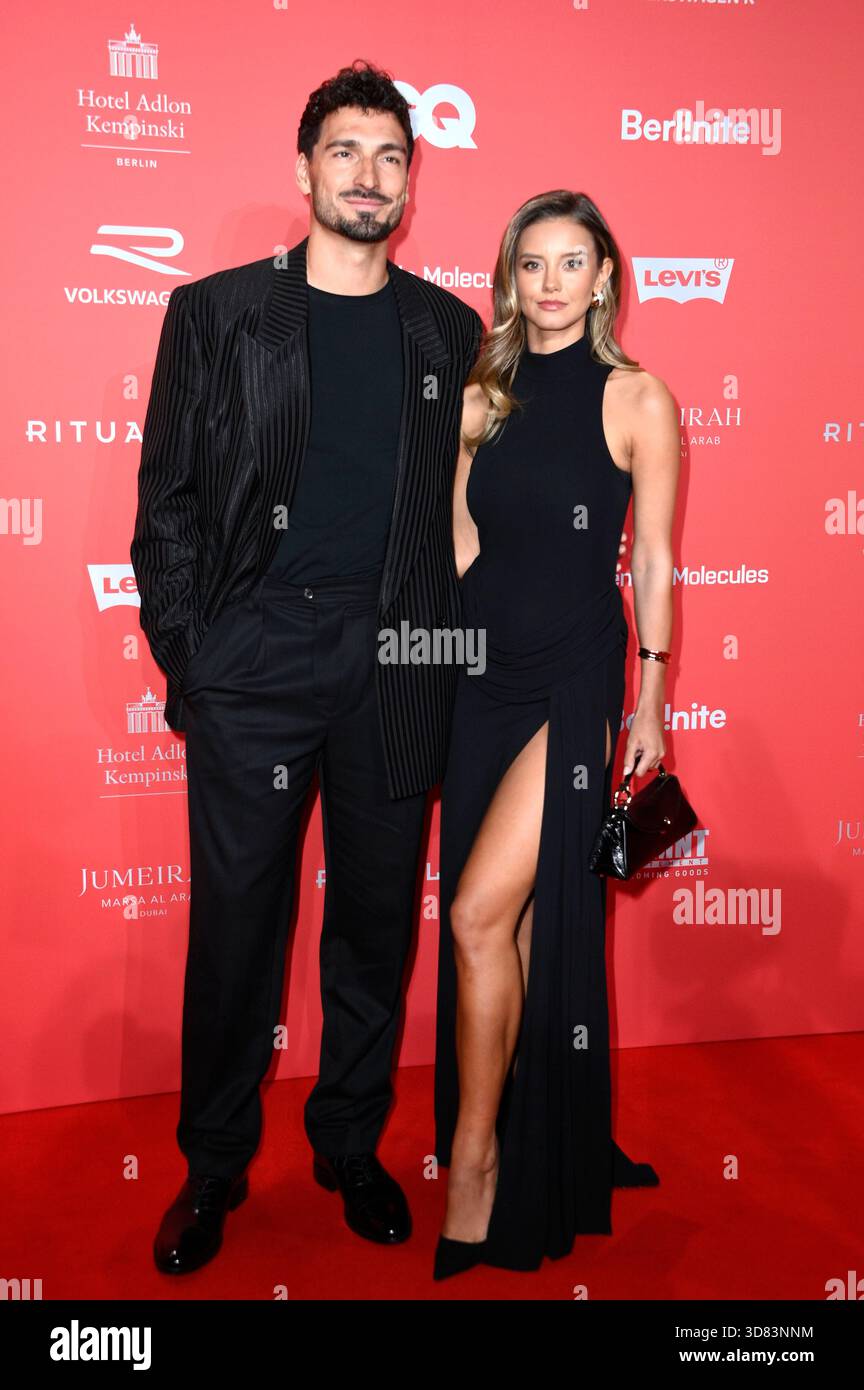 mats-hummels-and-nicola-cavanis-at-the-27th-presentation-of-the-gq-men