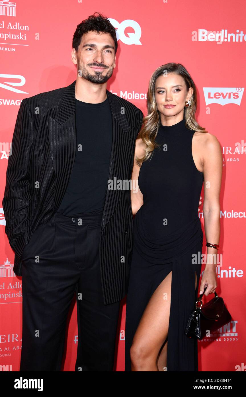 mats-hummels-and-nicola-cavanis-at-the-27th-presentation-of-the-gq-men