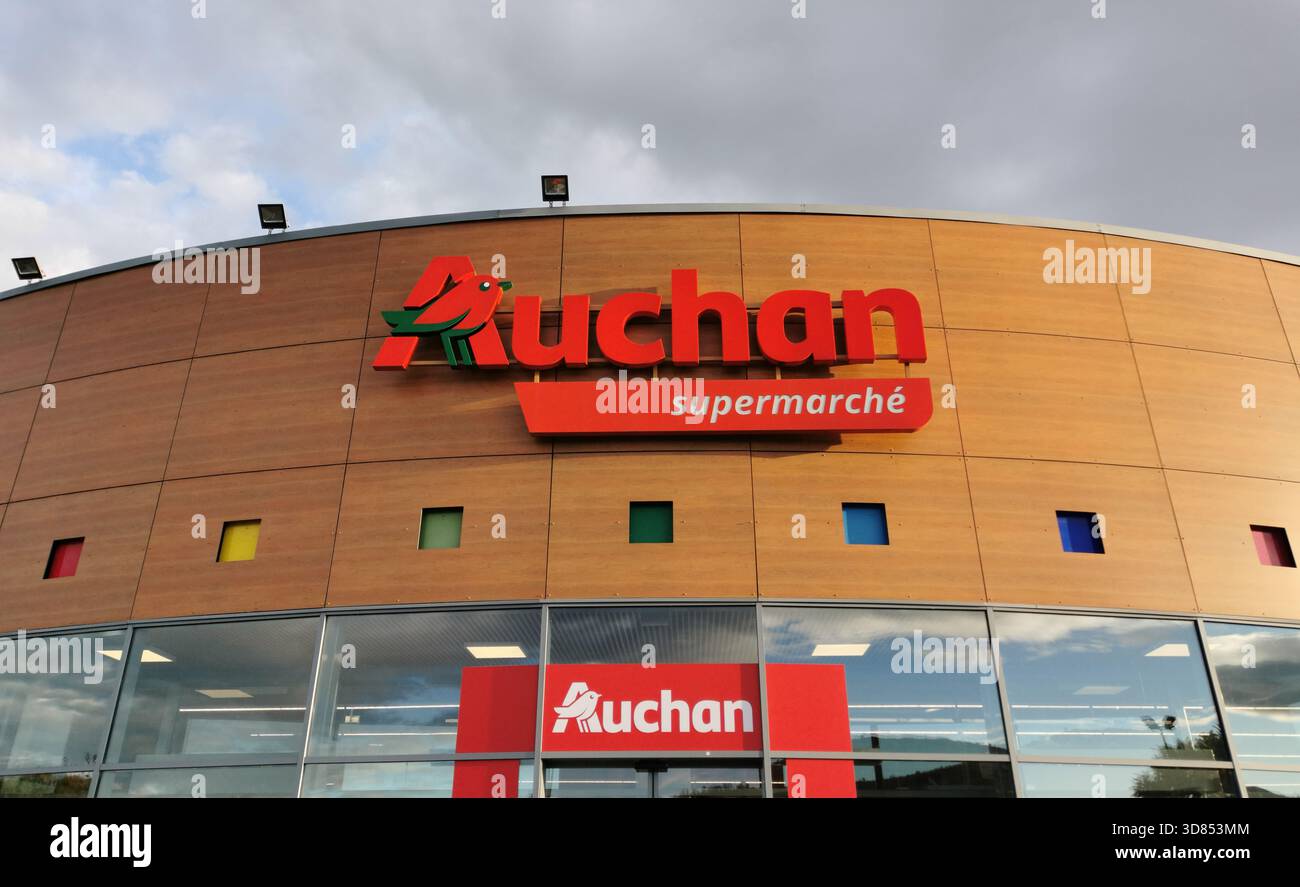 Auchan supermarche hi-res stock photography and images - Alamy