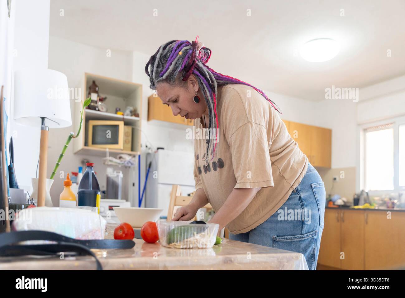 Mature curvy woman hi-res stock photography and images - Alamy