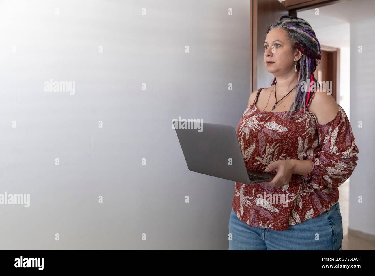 Mature curvy woman hi-res stock photography and images - Alamy