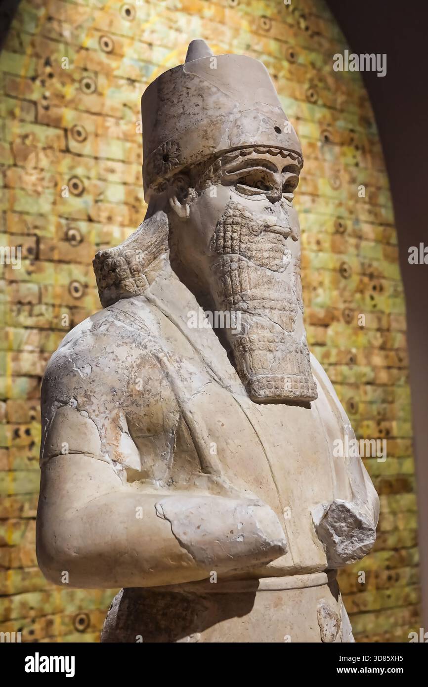 The statue of Shalmaneser III from ancient Nimrud, Assyria, located in The Iraq Museum, Baghdad, Iraq Stock Photo