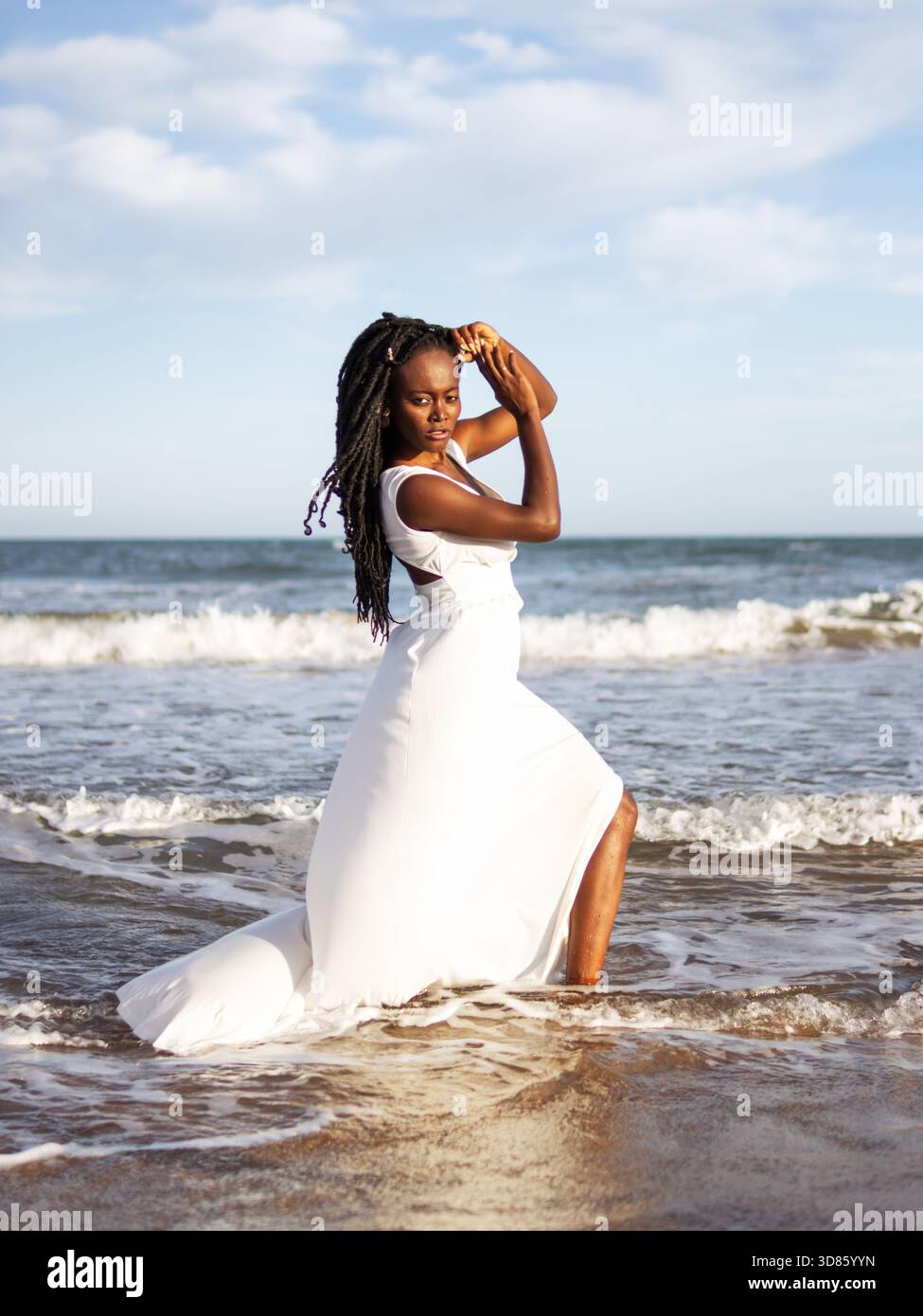 Flowing white dress hi-res stock photography and images - Alamy