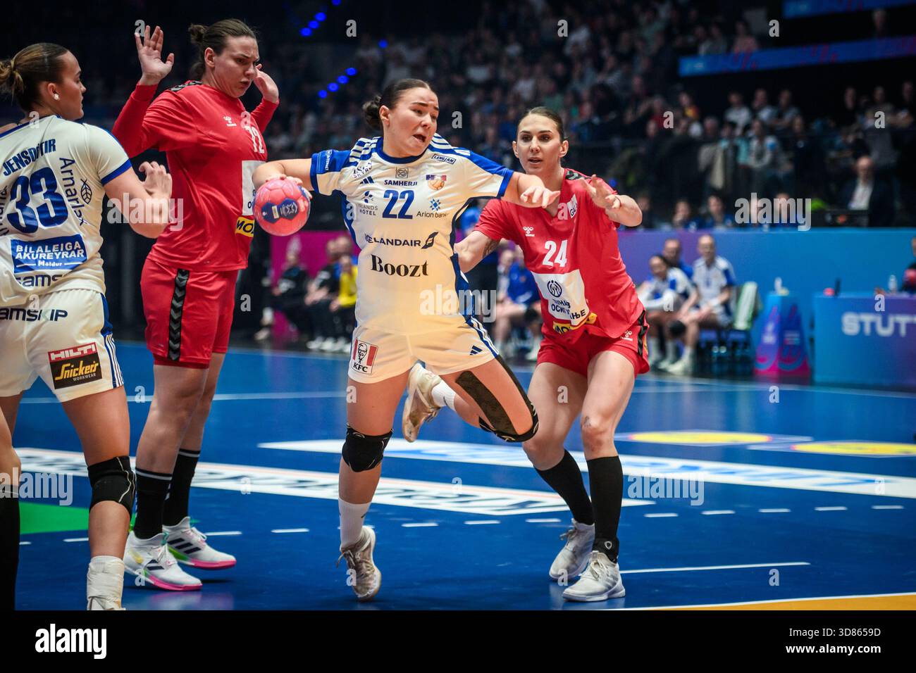Elin Rosa Magnusdottir (Iceland, #22) passes by Dragana Cvijic (Serbia ...
