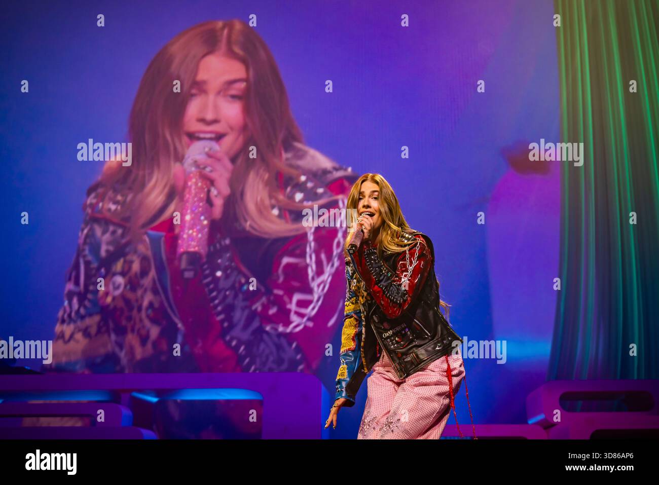 AMSTERDAM Dutch Singer songwriter Roxy Dekker Performing At AFAS Live 