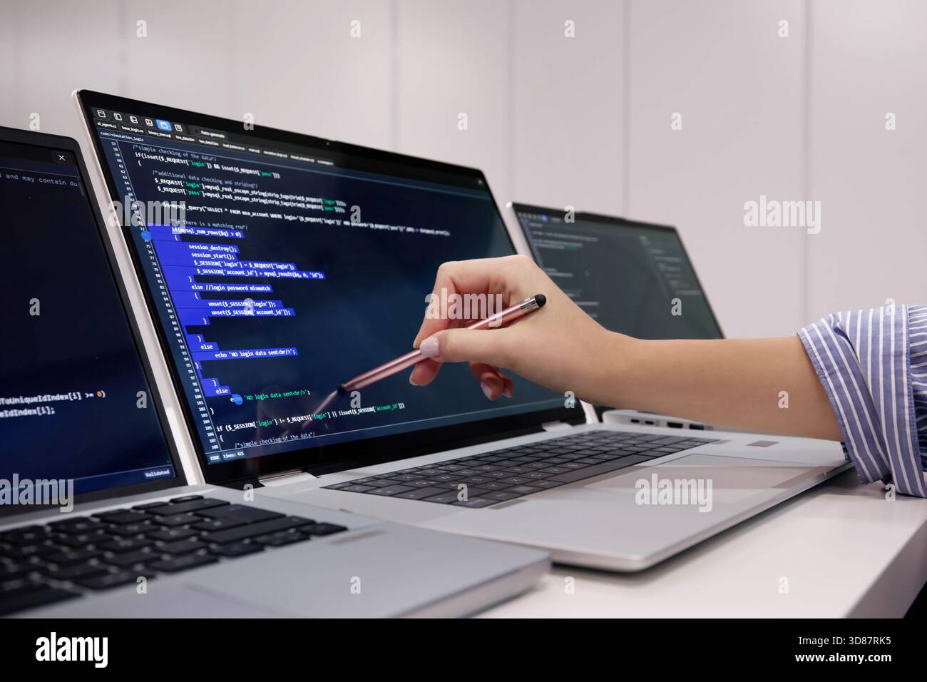 Agile Pair Programming And Extreme Coding In A Busy Office. Stock Photo