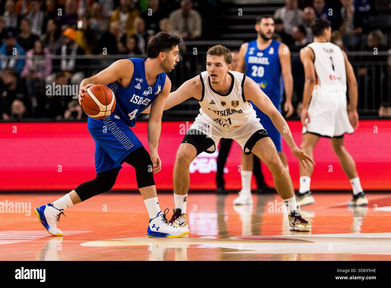How Dennis Schröder impacted the victory against Israel How Dennis Schröder impacted the victory against Israel