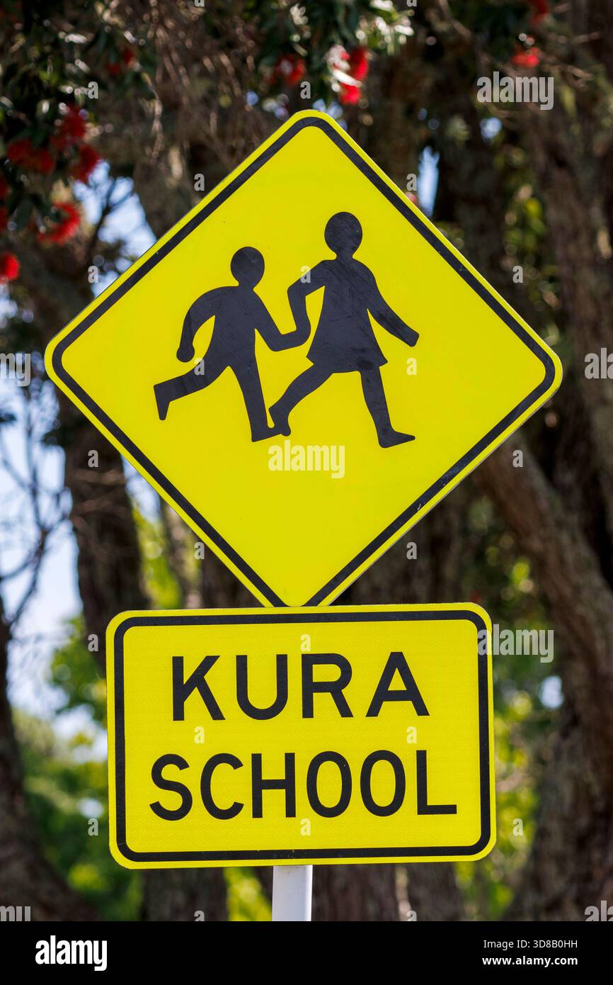 Maori language road sign hi-res stock photography and images - Alamy