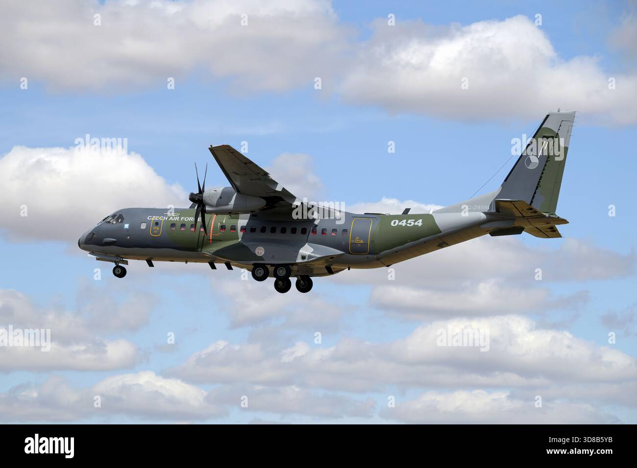 Medium tactical transport aircraft hi-res stock photography and images ...
