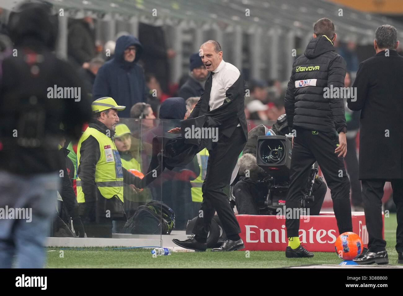 AC Milan's head coach Massimiliano Allegri gestures during the Serie A ...